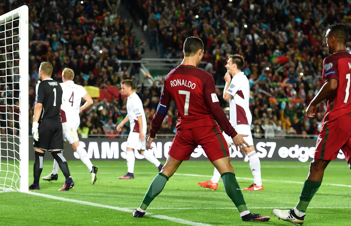 UEFAcom_fr's tweet photo. #PORLET Le doublé pour Ronaldo ce soir! https://t.co/PM6Lp8E8TN