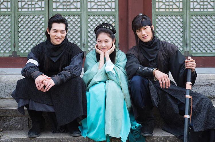 thkgrc's tweet photo. Repost from merci_drama #jonghyun #seungyeon #myonlylovesong #jongyeon https://t.co/EqOel8GKO6