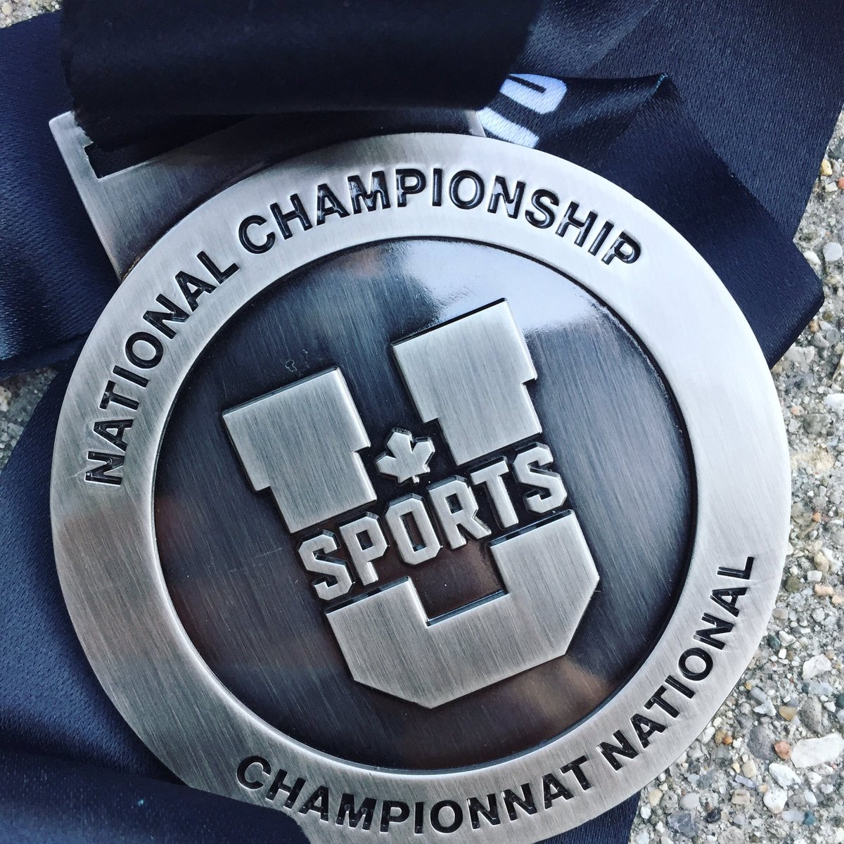 Citadins's tweet photo. L'équipe masculine de #soccer gagne l'argent au Championnat canadien. @uqam vice-championne nationale. https://t.co/vZK9FMpReg