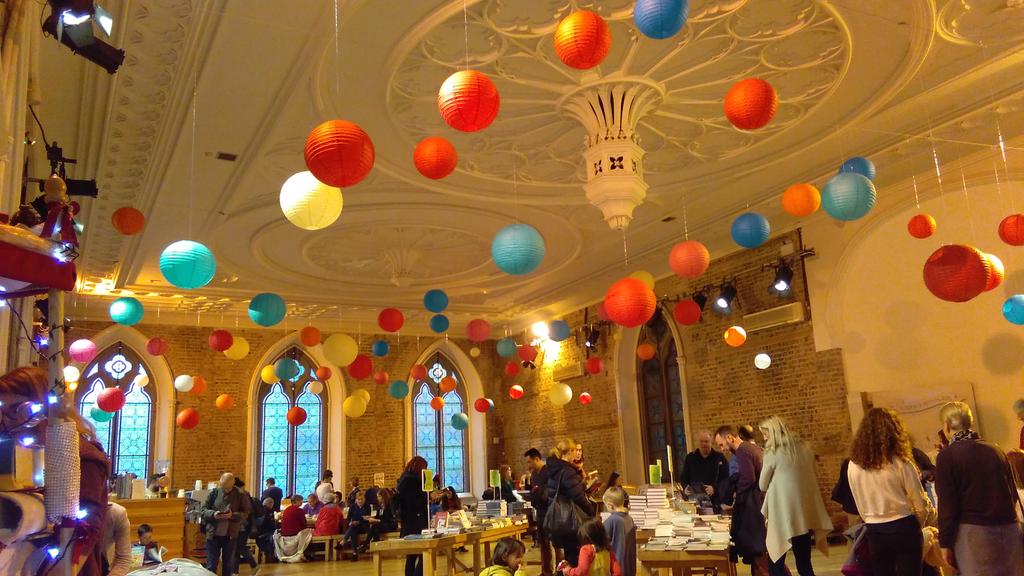 RachelCWriter's tweet photo. So sad its over but I had the best weekend at @DublinBookFest #dbf2016 #wintergarden #lanterns https://t.co/CkRXK3zLPo