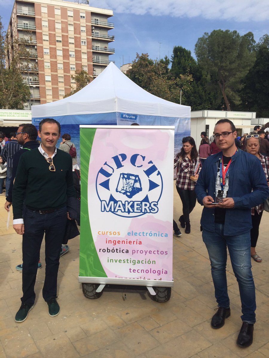 Semana de la Ciencia y la Tecnología #Secyt16 , abarrotada de murcianos, disfrutando del talento que convierte Investigación en #Innovación.