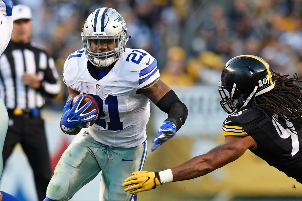 ZEKE TO THE HOUSE! Dak Prescott unloads a screen pass to Ezekiel