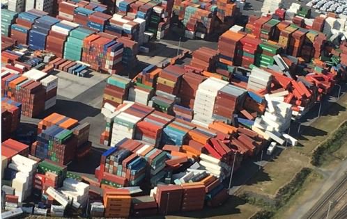 couriermail's tweet image. Planes damaged, shipping containers tumble in Brisbane storm trib.al/Y6K6R9A #bnestorm Pics: Dave Andrews, Airline Hub Buzz