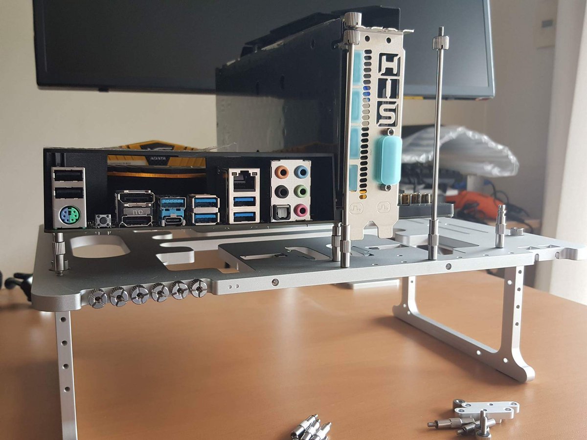andressergiox's tweet image. @OpenBenchtable just arrived and unboxed in pics and video live stream 
#benchtable #HIS #RX480 @ADATATechnology