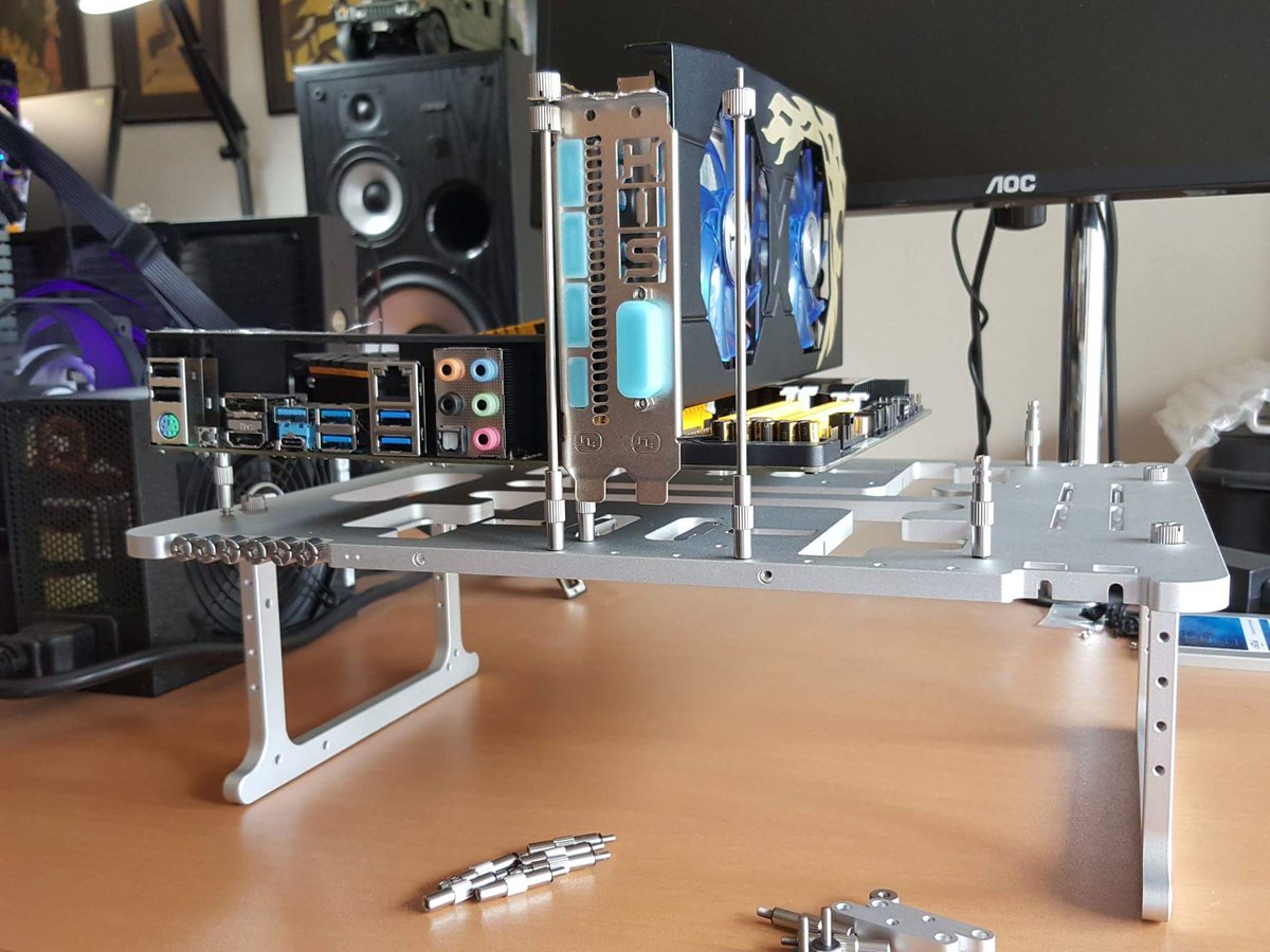 andressergiox's tweet image. @OpenBenchtable just arrived and unboxed in pics and video live stream 
#benchtable #HIS #RX480 @ADATATechnology