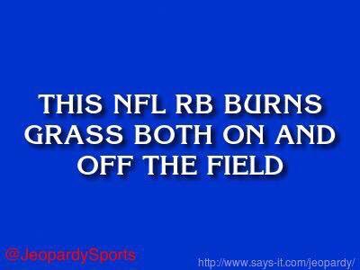 JeopardySports's tweet photo. "Who is: Le'Veon Bell?" 
#JeopardySports #DALvsPIT https://t.co/d2IWgcdh4F
