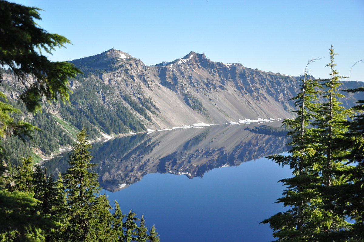 EricaRexes's tweet image. Pristine serenity... feels like sitting on top of the world