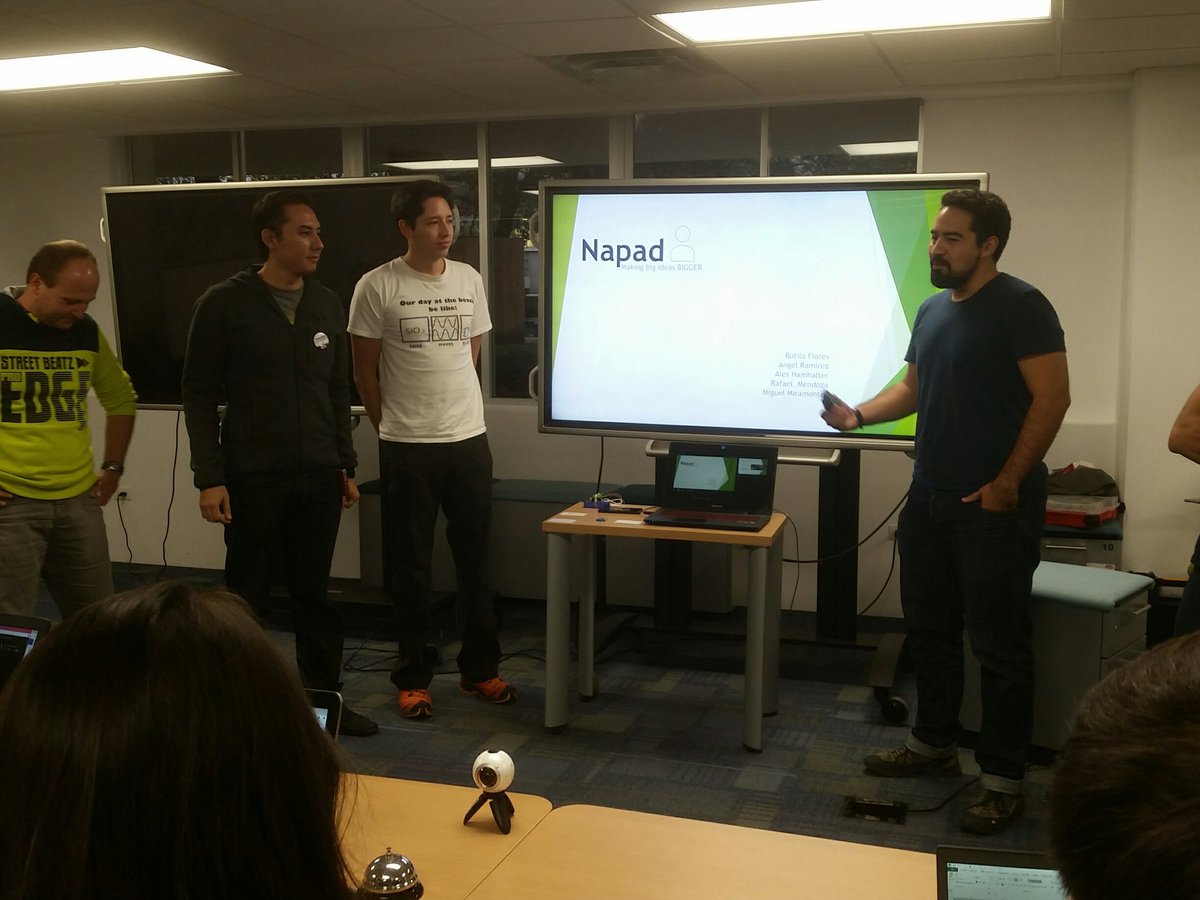 GusMerckel's tweet photo. Napad presentando su proyecto de wearables #MakerthonMTY @HacedoresCom @intel_la https://t.co/XRWHt57gOE
