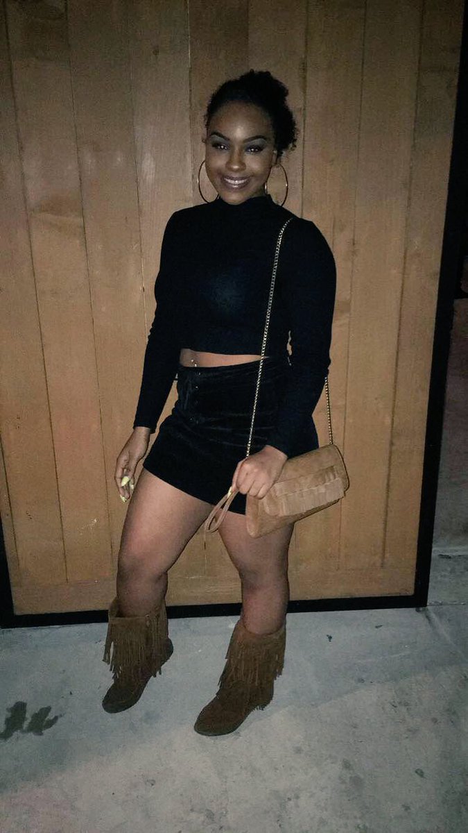 Yepp_ItsSTACY's tweet photo. #redcoming 🍯 https://t.co/OkowkLQ6dK