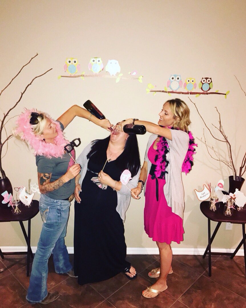 machinegunbebe's tweet image. Baby shower vibes lol