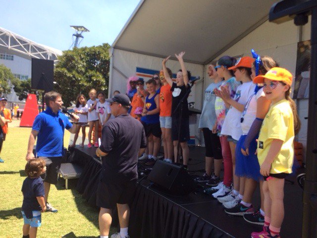 suzjculph's tweet photo. Thanks for doing the hardyards with judging at JDRF's Sydeny One Walk @markcourelive and Adam Crouch @JDRFaus @JDRFAdvocacy https://t.co/4QmDzoosHO