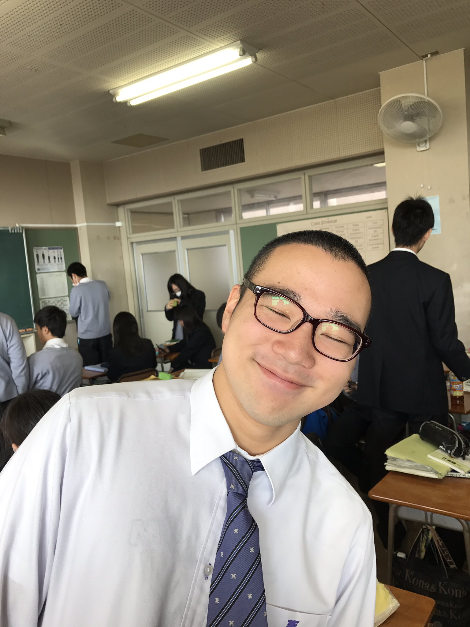 ダイソン ハゲ メガネ 若手芸人でググったら横内出てきた 和田まんじゅう 横内 T Co Cbnykdlodz Twitter