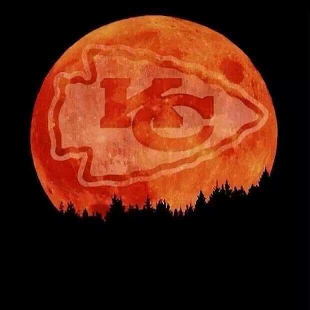 kckidder's tweet photo. #supermoon The Super Moon in Kansas City https://t.co/P5Cdg3b4NY