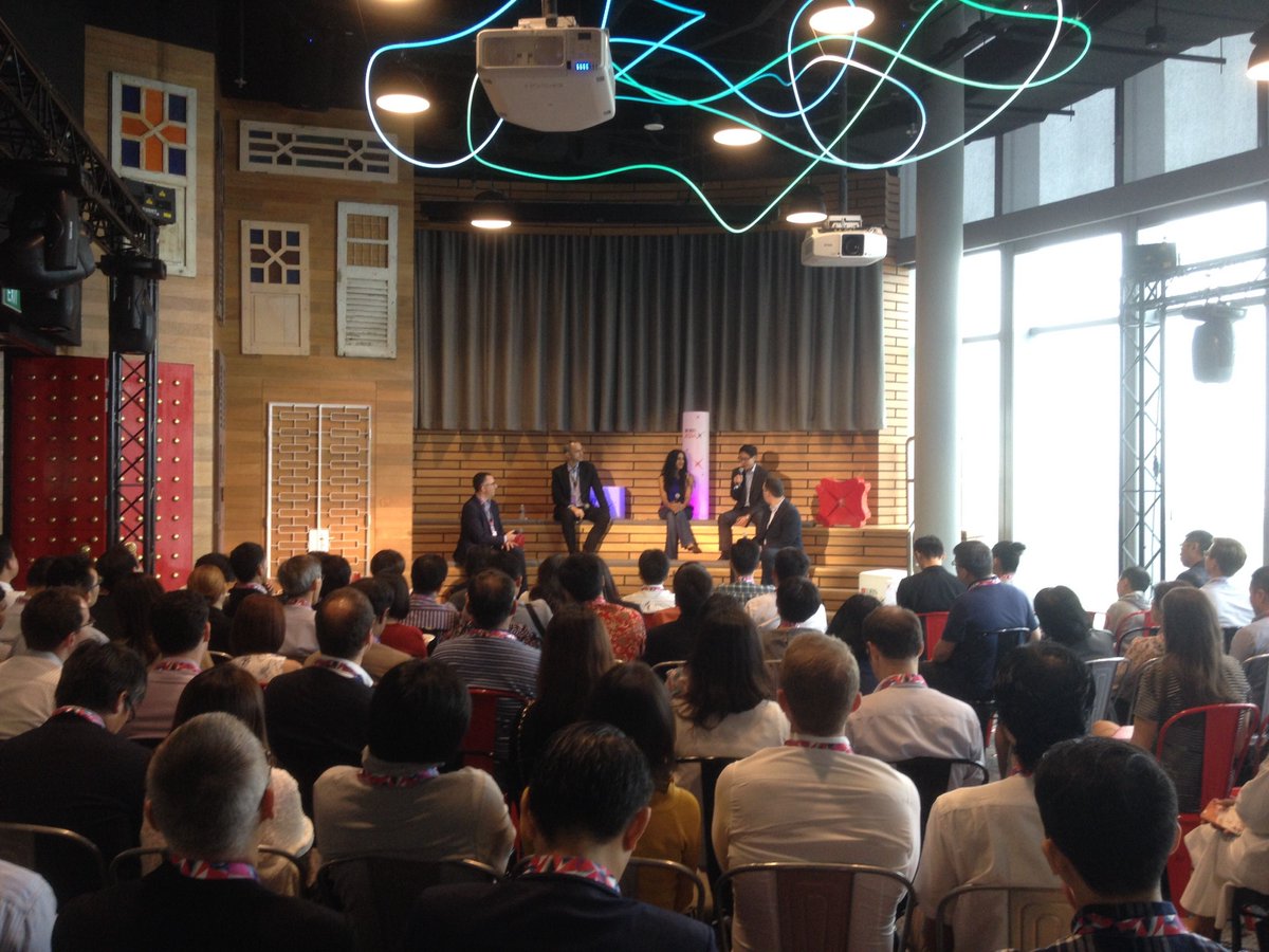 wearestartup's tweet photo. #Singapore #FinTechWeek #DBS #InnovationLab https://t.co/MQLQPDbkDC