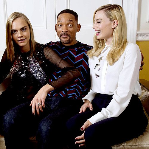 Caraimages na Twitterze: "August 5: Cara Delevingne with Margot Robbie & ...