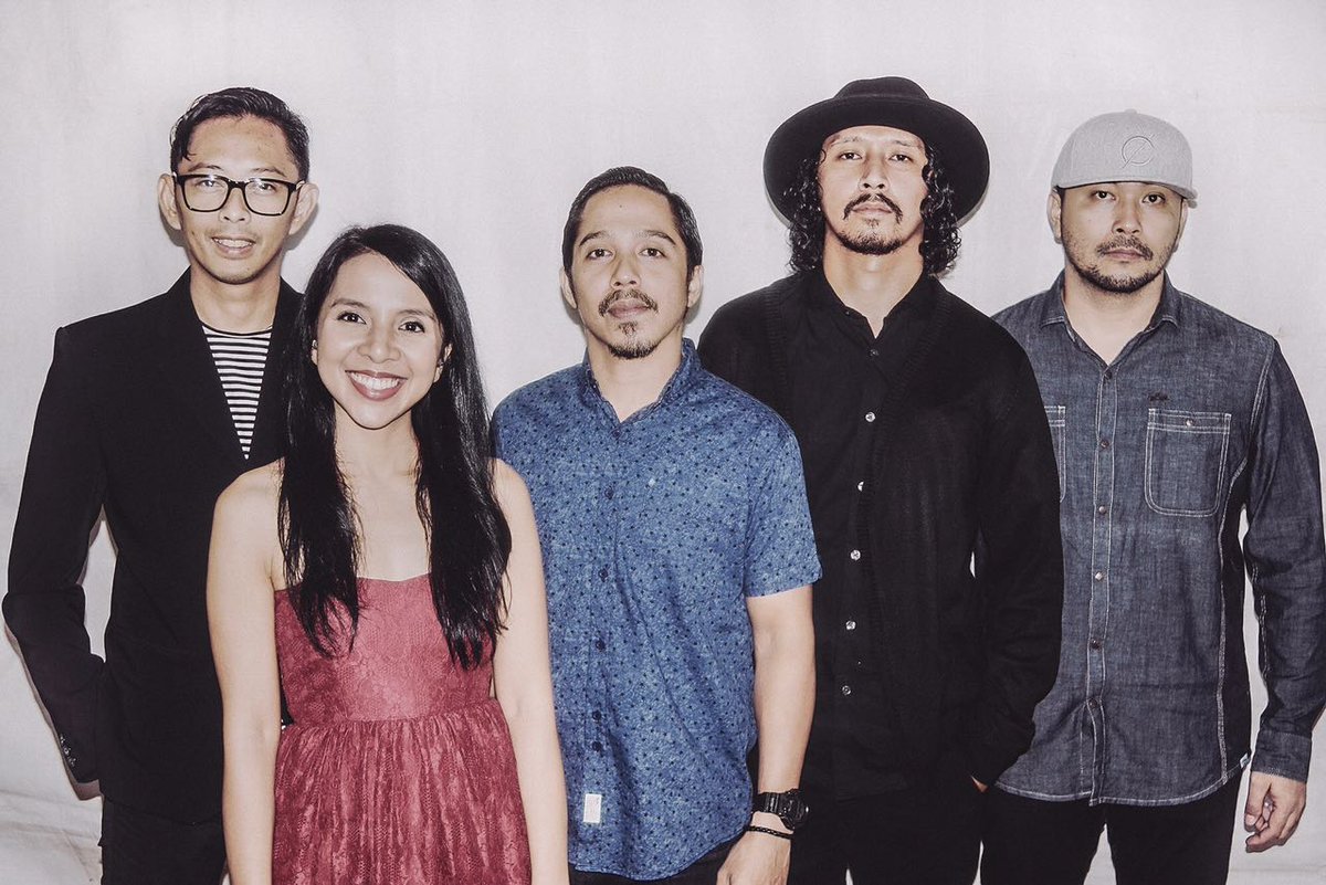 ini diaaaa!! #WhenWeWereYoung - Mocca feat. Vicky Burgerkill, semoga <a href="/swingingfriends/">Mocca's Friendsclub</a> suka! #ICUPro2FM_Mocca
cc: @Pro2Jak <a href="/pro2bdg/">RRI PRO2 BANDUNG</a>