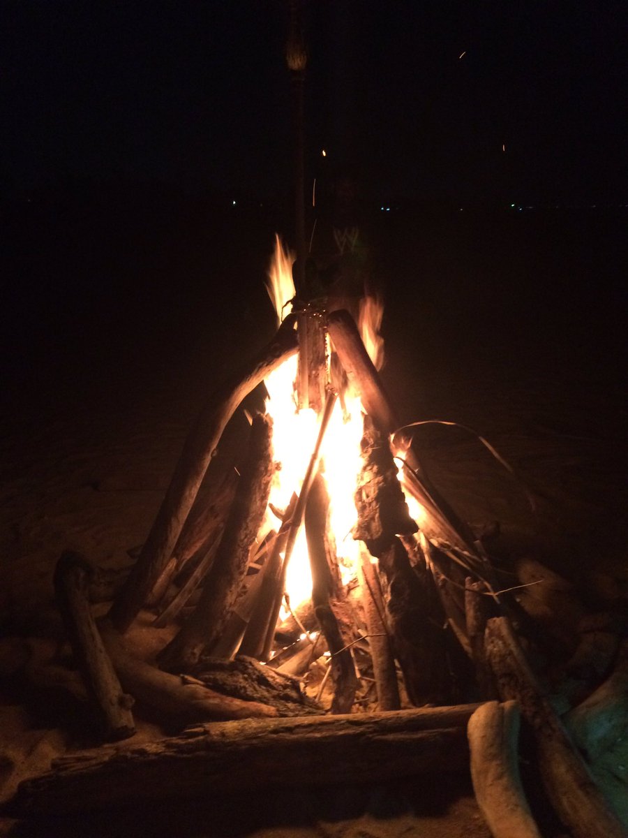 DilanthaShamal's tweet photo. ෆට්ට ෆන් #BBQParty #LastNight #SetEka https://t.co/wF1jm4gvks