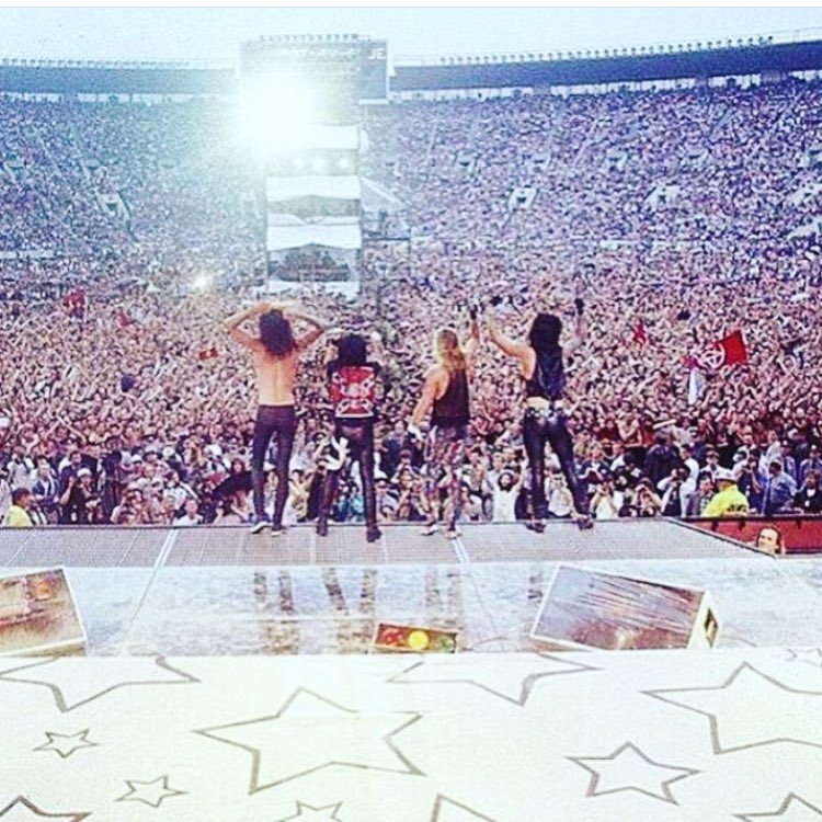 Mötley Crüe Fan Club tweet media