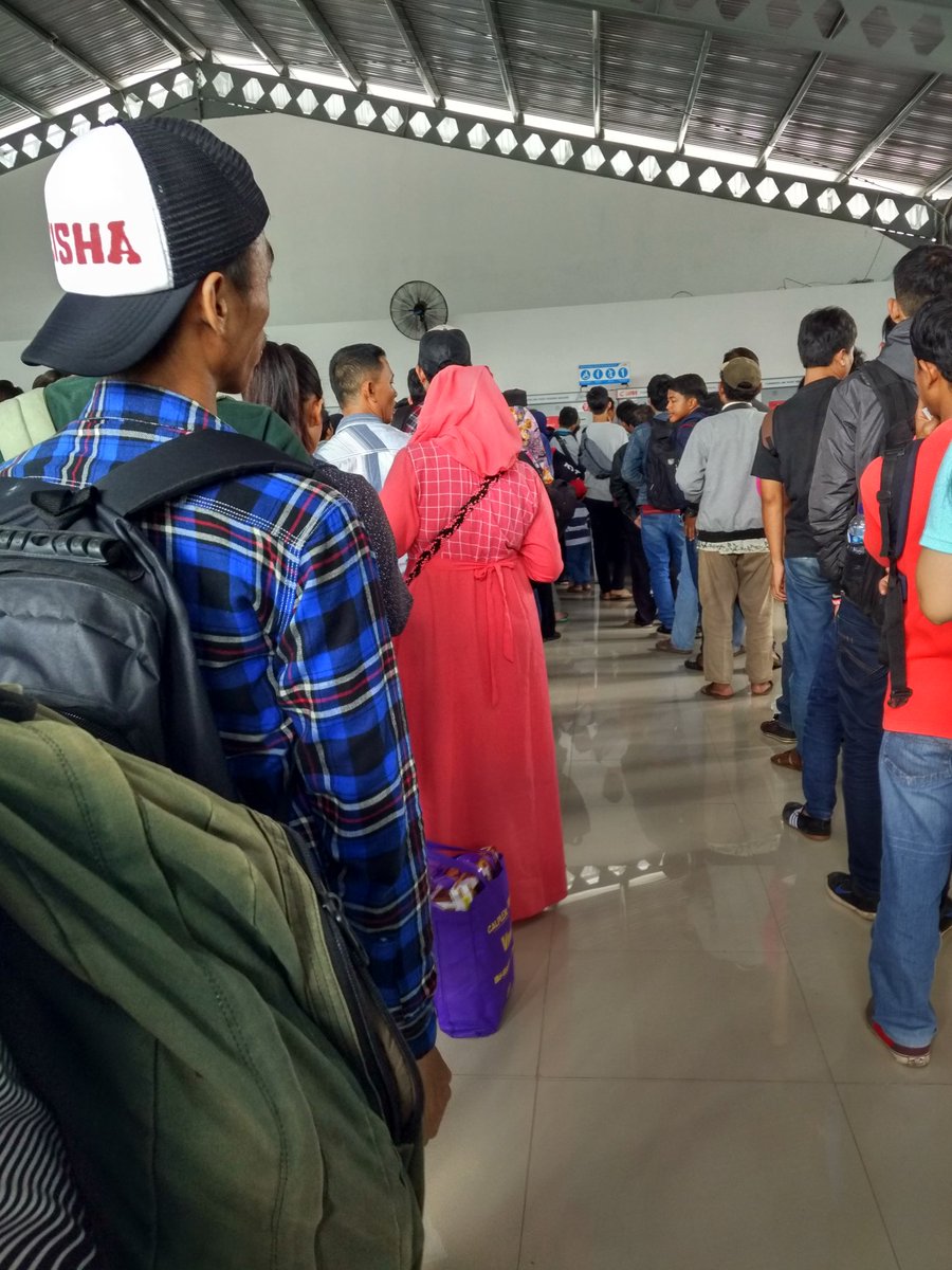 JimyPrnto's tweet photo. @CommuterLine inovasi gagal https://t.co/AZByQOyzYR