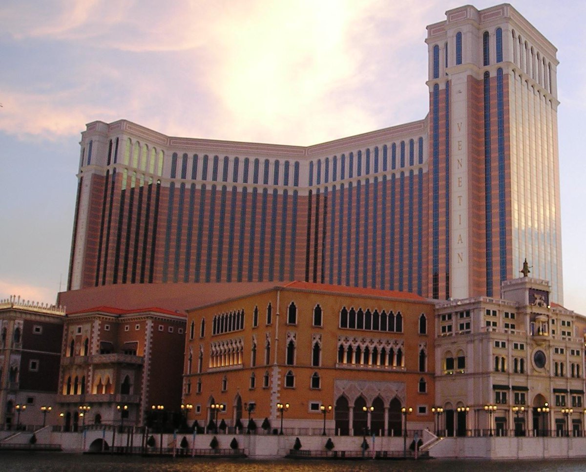 Start your Monday right with a grateful heart. #VenetianMacao #BeIconic