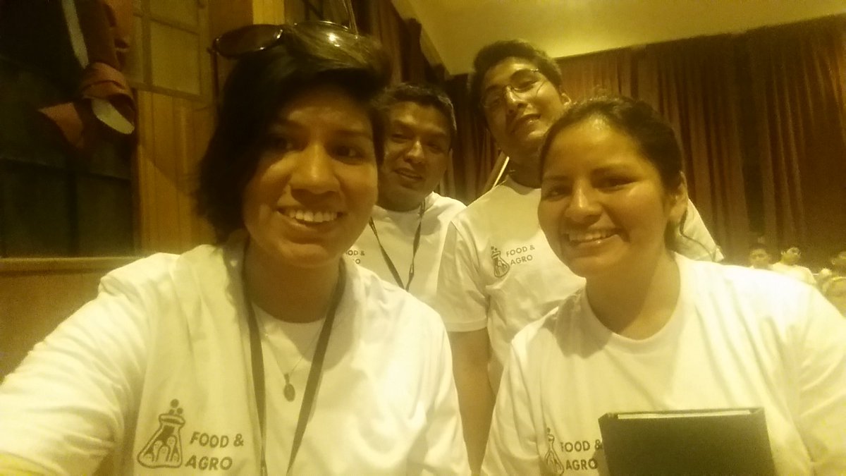 valerifranciss's tweet image. Somos #Abejeros, #BeeSolution,#ComunidadSostenible #2doPuesto #StartUpWeekend #Food #Agro #SWLFA #Gsw2016. Gracias #YPARD #FJA #Ideas #Yeah