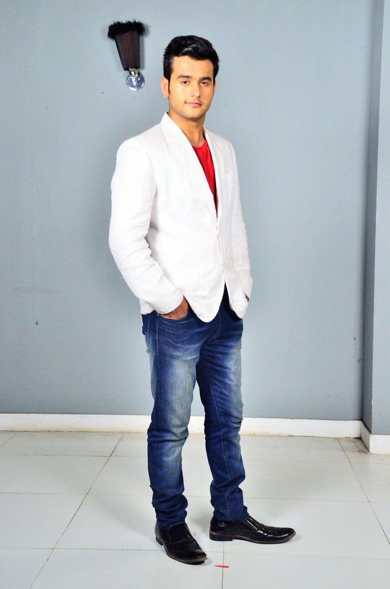 JustShowbiz's tweet photo. Ankush Arora shares his childhood masti!
https://t.co/TQz6CxfUnr @Ankush_arora9 @AnkushAroraFC @ZeeTV @YehVaadaRaha @KarVi_YVR https://t.co/j29AD9tq4e