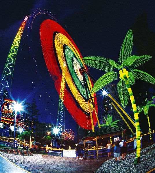 MiGoldCoast_'s tweet photo. Located in the heart of Surfers Paradise is the Sling Shot adrenaline park open til late every night! #GoldCoast https://t.co/w18X3iw5BV