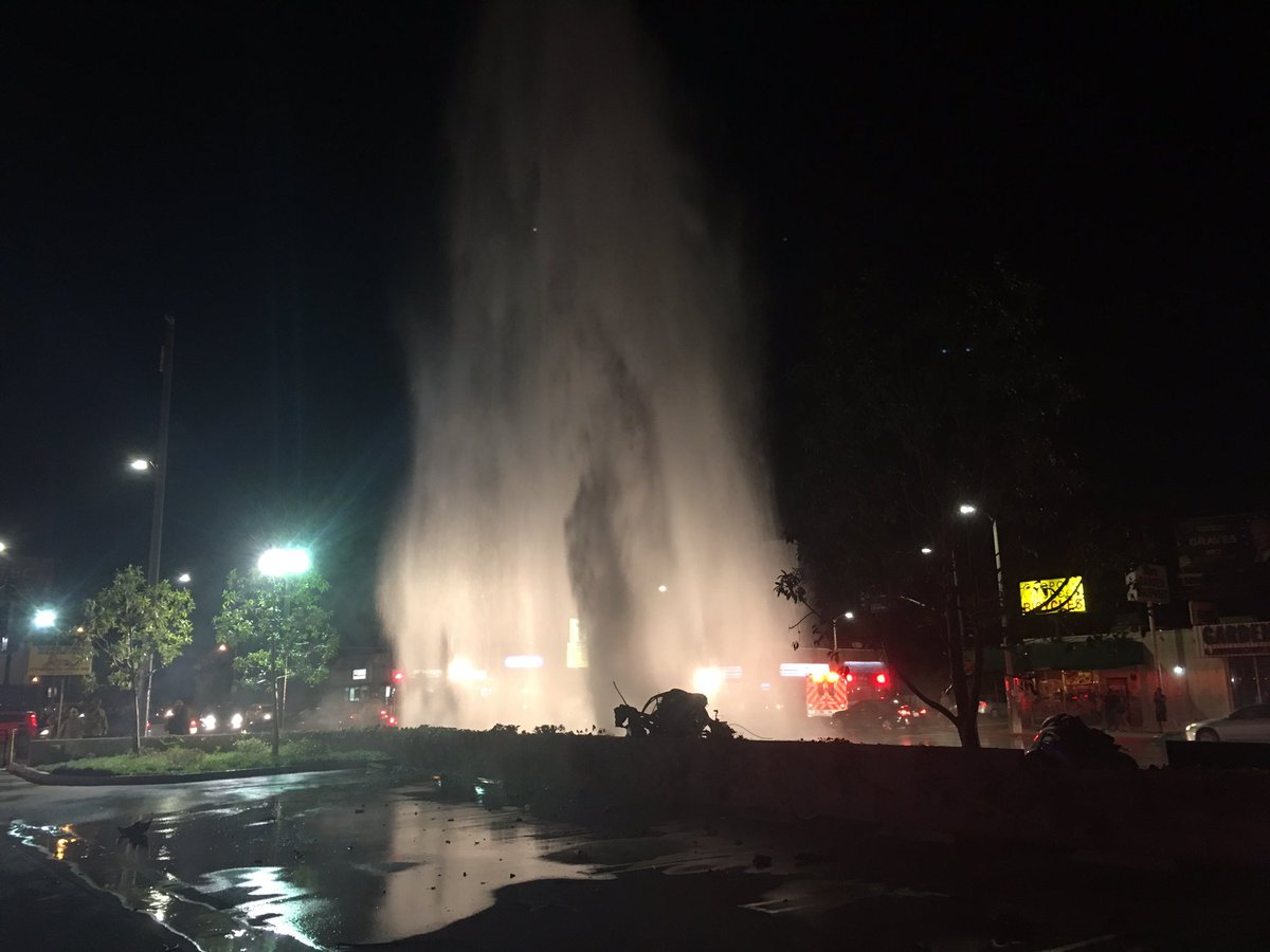 Spenchampion's tweet photo. @abc7marccr @ABC7 #WestHills #crash https://t.co/CZF7atz0QZ