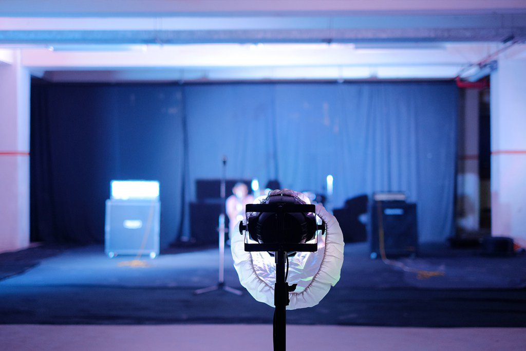 Sugar Band- Confetti ( Cover Hilary Duff) idindie.wordpress.com/2016/11/14/sug…