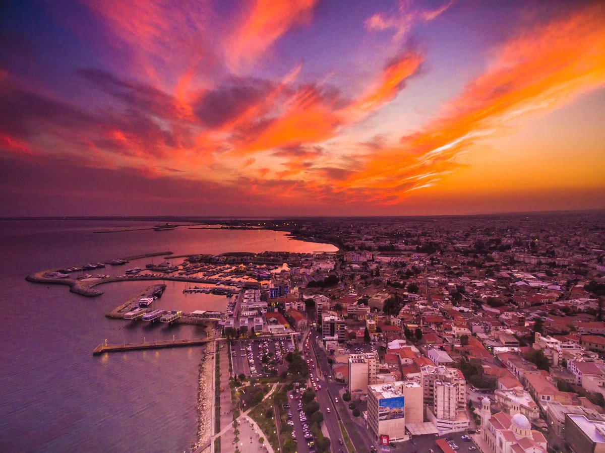 Christosgeorgio's tweet photo. Fire in the #sky 
#Cyprus #Limassol #Кипр #lemesos #nicosia #larnaca #paphos #sunsets #seaside #seaview #seascape #visitcyprus #lovecyprus https://t.co/rHPFNpivn2