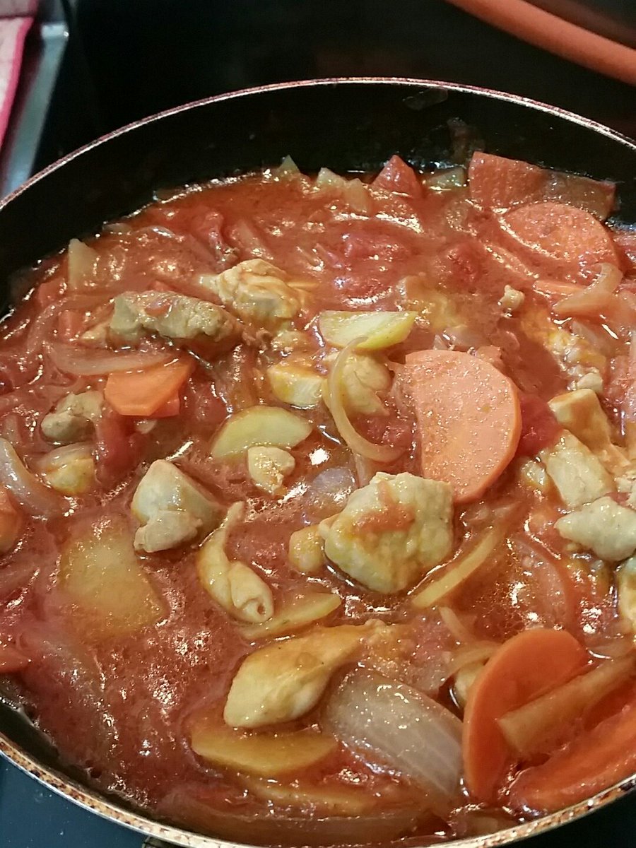 Hara_Kyo's tweet photo. トマト缶使うと楽やけど
コクがでないしなんか物足りない(・・;)
むずいな〜 https://t.co/JjzjtEswse