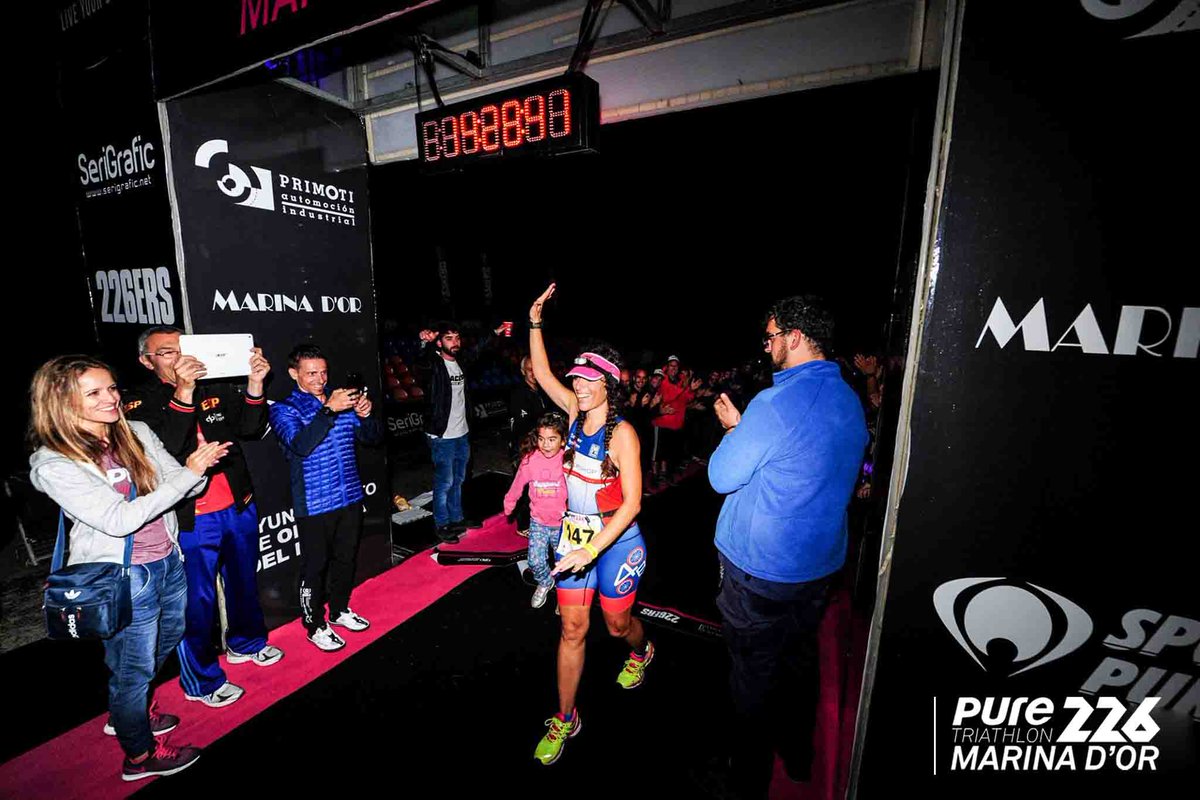 Tras 14:22 horas, entraba en meta la última participante contagiando su sonrisa a todos los que estaban allí. Enhorabuena Chus Pérez!