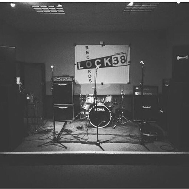 Lock38Records's tweet image. NEXT GIG! 
@bluekassette_ 
@BSRevolver 
#Violetide 
@thecastlehotel 
#Manchester 3rd Dec