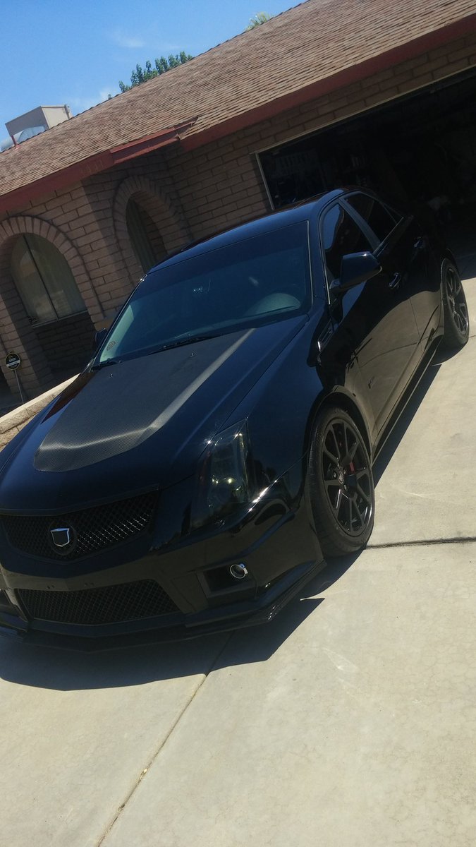 Azcustomz's tweet photo. Carbon fiber details,headlights and taillights blacked out,chrome delete.

#celebrities #Azcustomz #az #MoneyTeam https://t.co/40ngkfVZmI