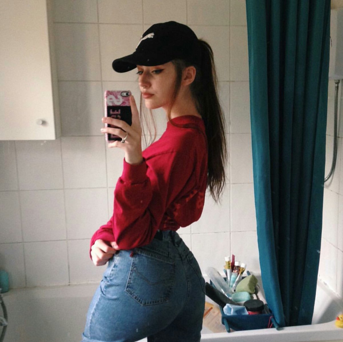 Hey guys new fake here not new to rp please rt? 😍💕