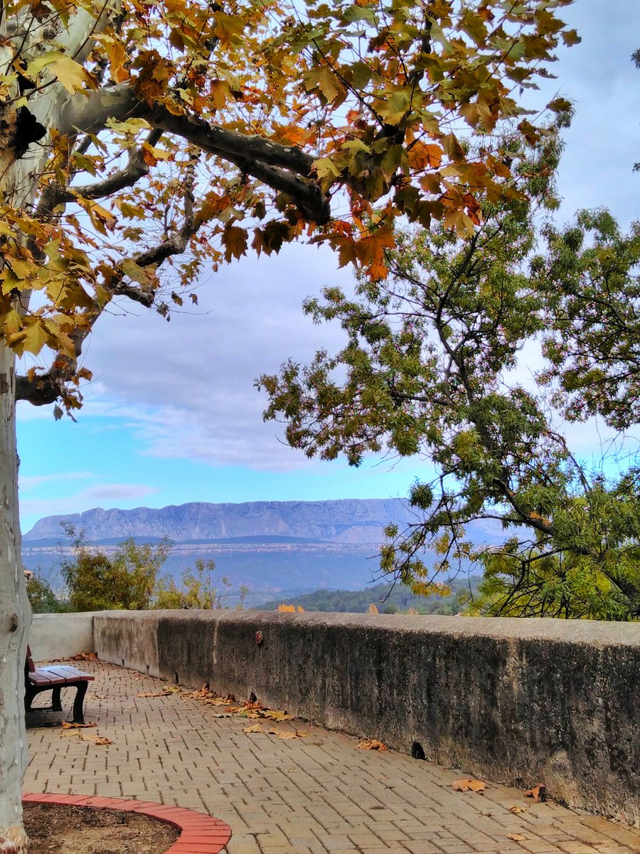 ecobalade's tweet photo. Comme Fuveau #aixenprovence #Animer votre #territoire avec des #sorties Ecobalade. #provence #tourisme #dynamisermaville #etourisme https://t.co/NFSivYP8DU