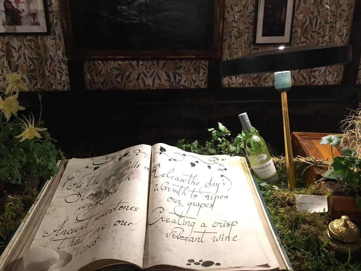 Ring me for wine it said...so I did and a glass of <a href="/StoneleighWine/">StoneleighWine</a> appeared #wonderofnature #stoneleighwine #taffinoz <a href="/nzwine/">New Zealand Wine</a>