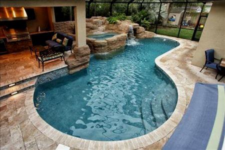 ScreenSolution_'s tweet image. Cozy enclosed pool and spa