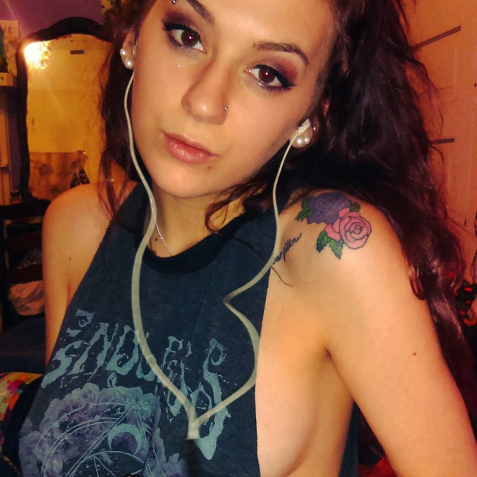 confidence is ⚿ https://t.co/3FtrpK9OpI<a href="/tag/weedcrushwednesday"class="tags"><span>#weedcrushwednesday</span></a>