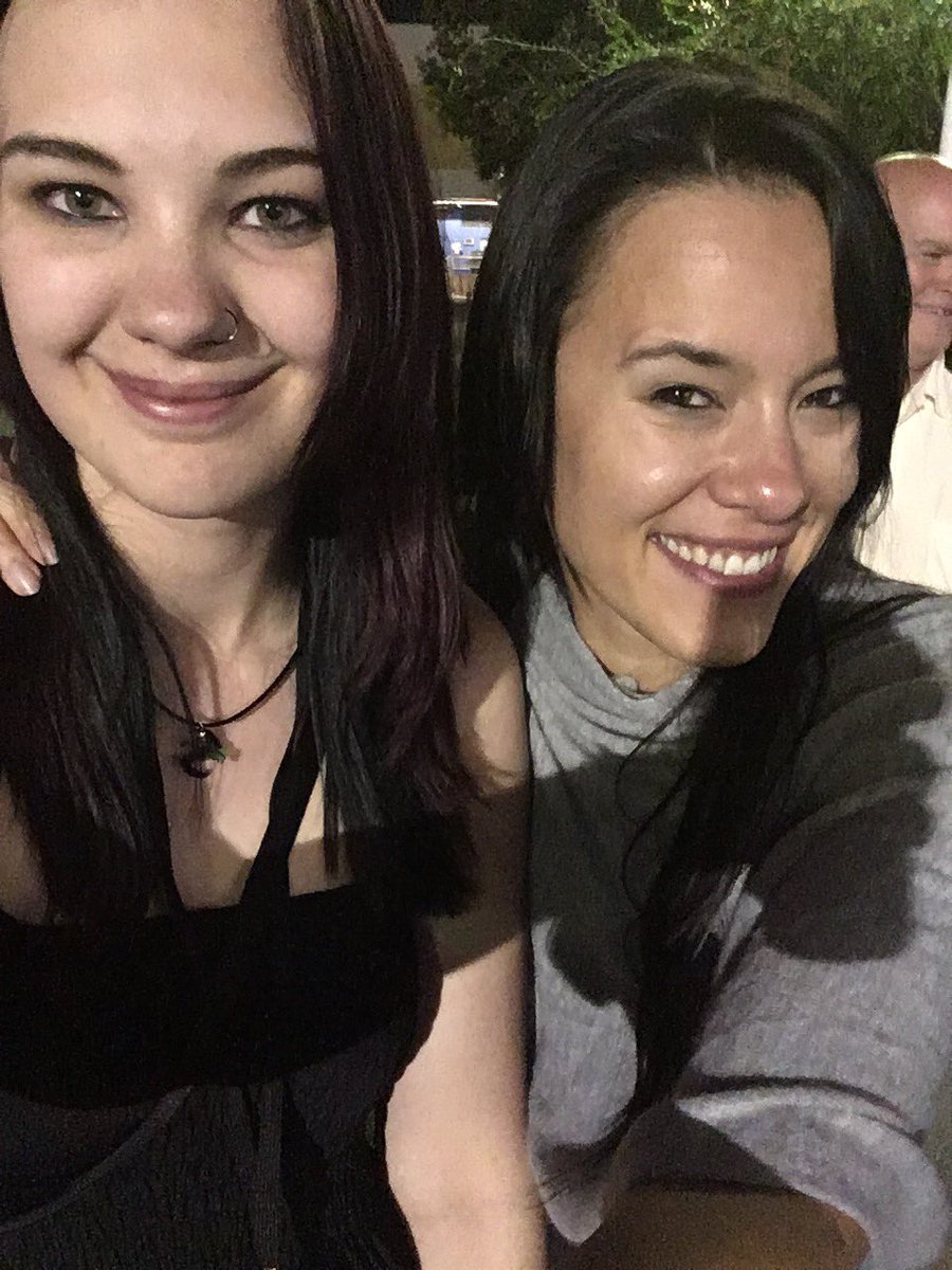 Going_Oceans's tweet image. Got to meet Amy, Jen, and Troy after the show tonight! Also had my VIP before the show.
