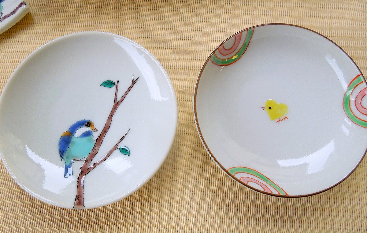 ラジオパーソナリティ画家 松岡理恵 九谷焼順風堂から来年の干支 鳥 の小皿をプレゼント 加賀百万石の伝統を今に伝える優美な 九谷焼の食器は 家庭料理を引き立ててくれる強い味方です かわいい小鳥の絵が書かれたお皿を２名様に差し上げます