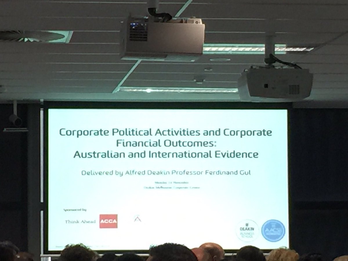 MisterTaxman's tweet photo. Great presentations always have 1 slide nobody can read @michaelewing @DeakinBusiness #Ratings #Deakinonthewayup #ThinkYoung #ThinkDeakin https://t.co/rx6X8FA1E3