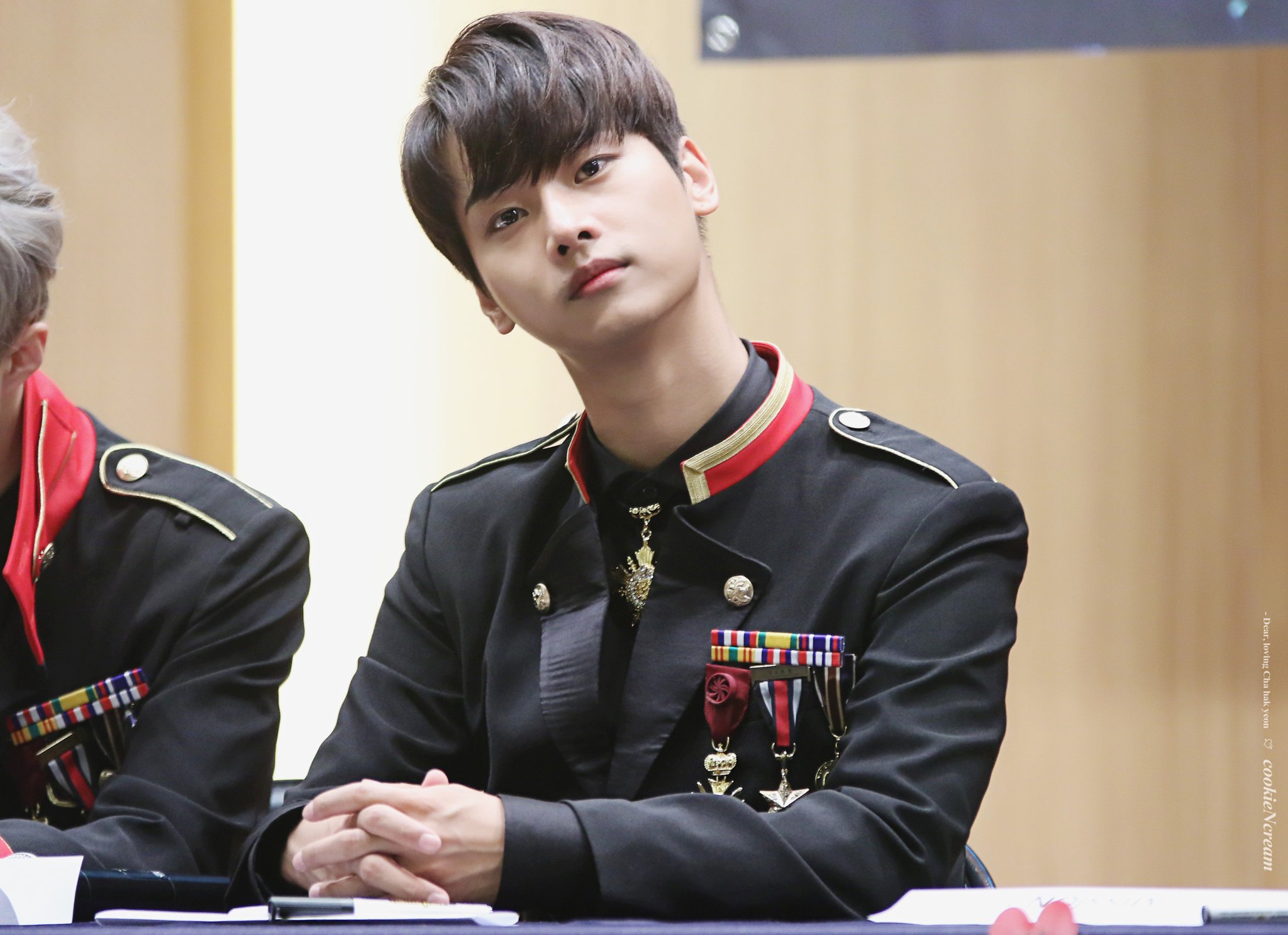 CxNTtxeUQAEa4JB.jpg:large