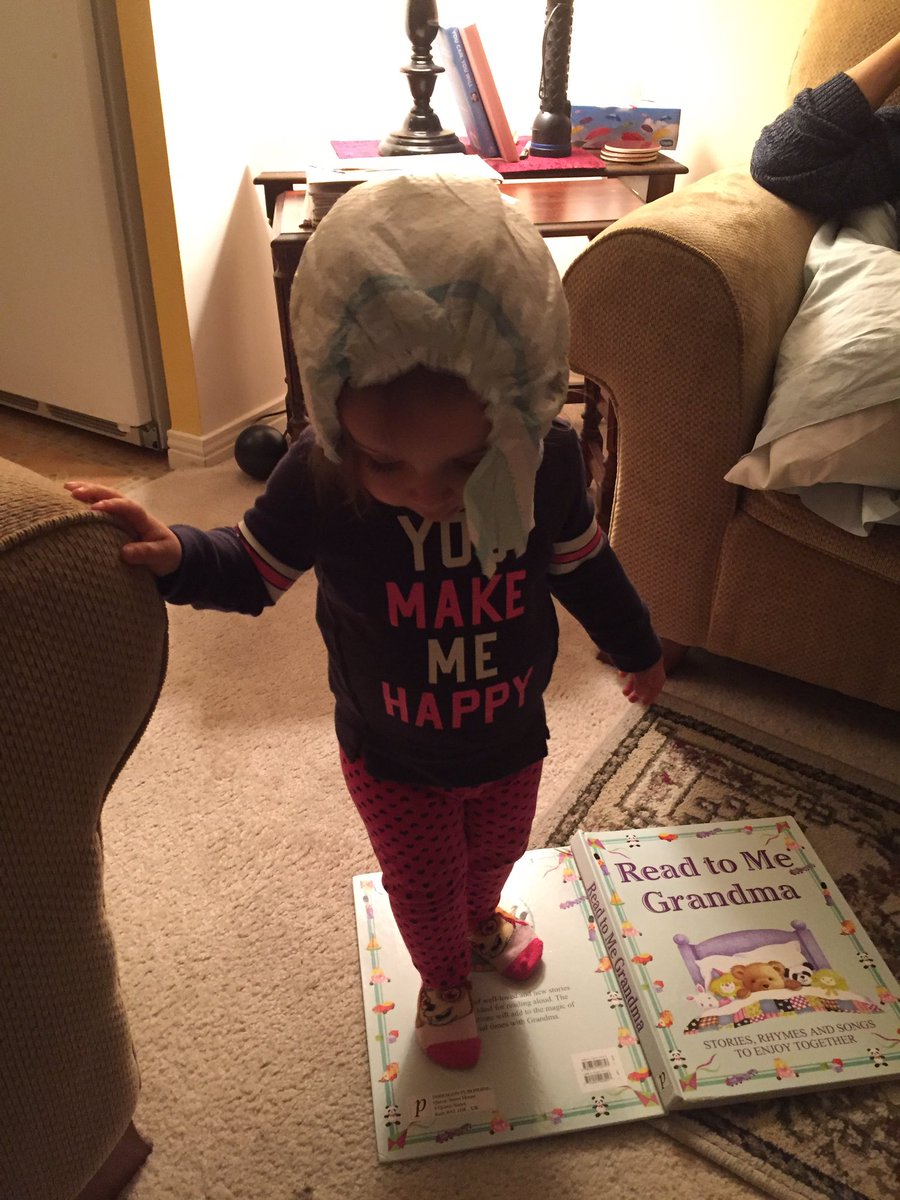 laurenandi's tweet image. When in doubt a diaper makes the perfect hat @Pampers #itsclean #makeYourOwnFun