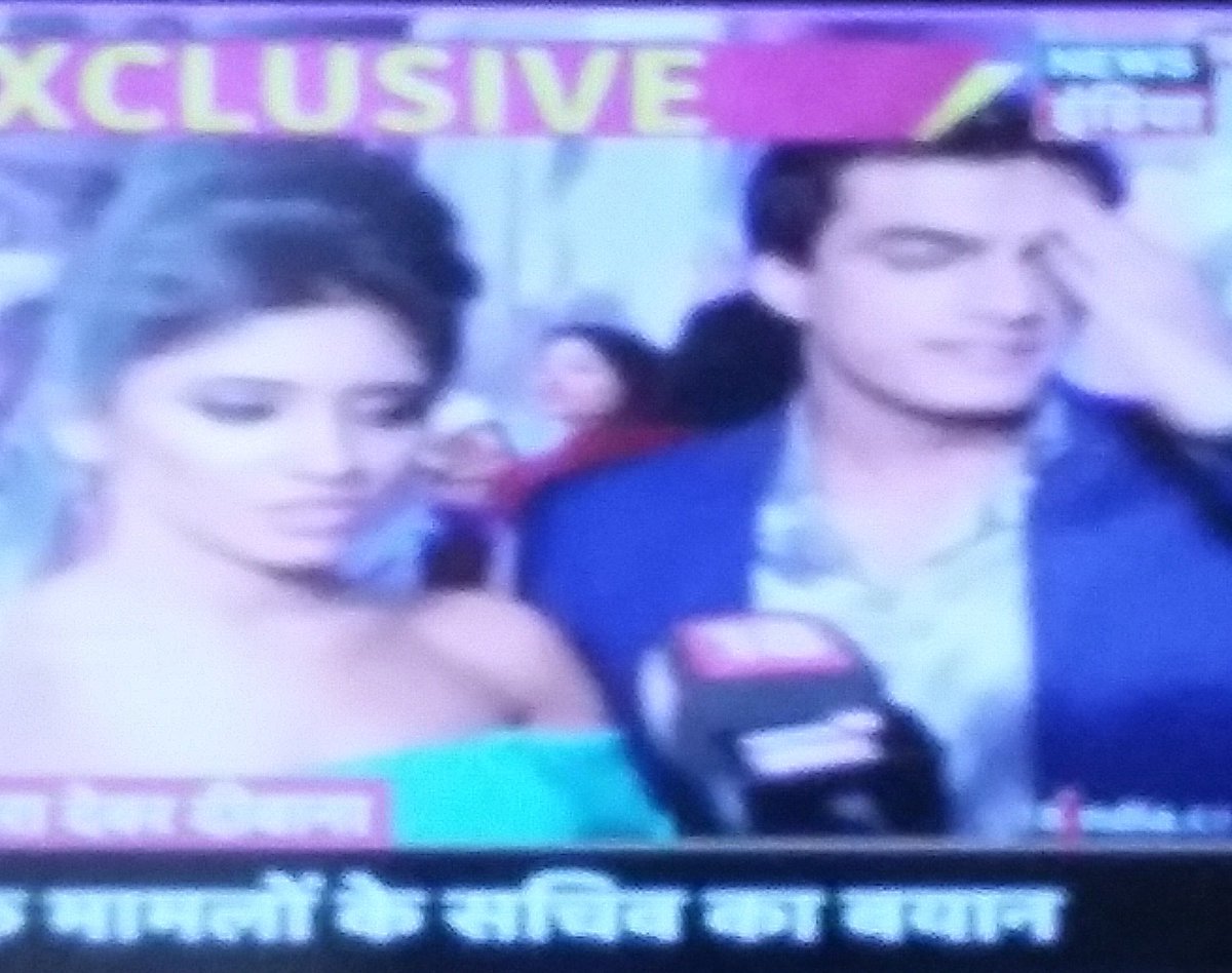ShubhangiDasgu1's tweet photo. #deshKaDevar @momo_mohsin @shivangijoshi10 #kaira #2000kaNote https://t.co/j9LxW4ZlQq