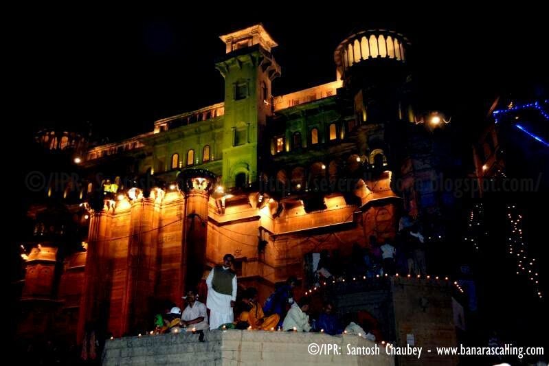 banarascalling's tweet photo. #VARANASI VIBES - DEV DEEPAWALI - #DEVDIWALI 
 #DevDeepawali #Diya #Ganges #KartikPurnima #Kashi #Banaras #Ganga #Ghat https://t.co/yUU2q8ZdM6