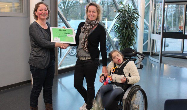 Mooi bedrag voor Syndroom van de Lach! - telstar-online.nl/lees/40897/moo…