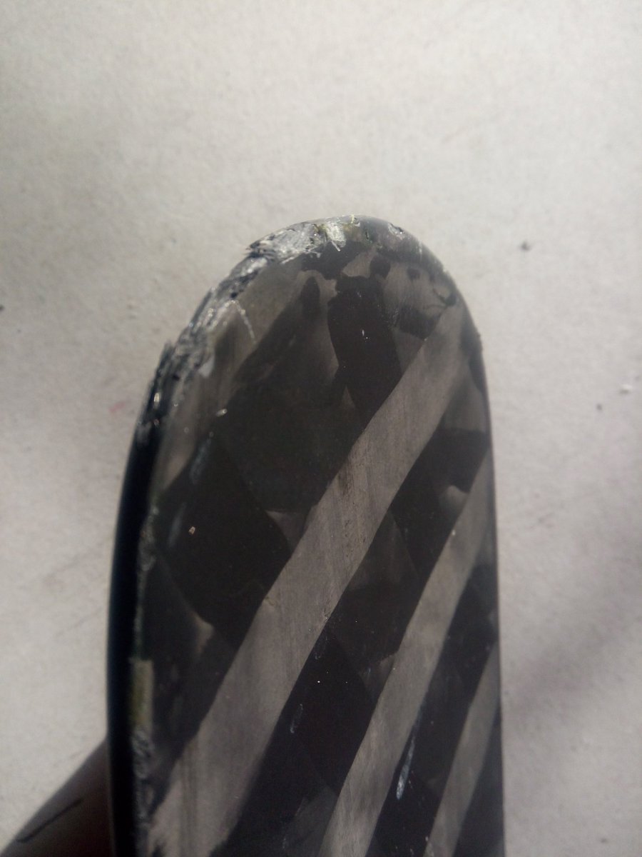 HockeyRepairShp's tweet image. The new CCM blades are way too fragile. They break wherever you touch them! :( #CCM #hockey #stepbackward #fragile
