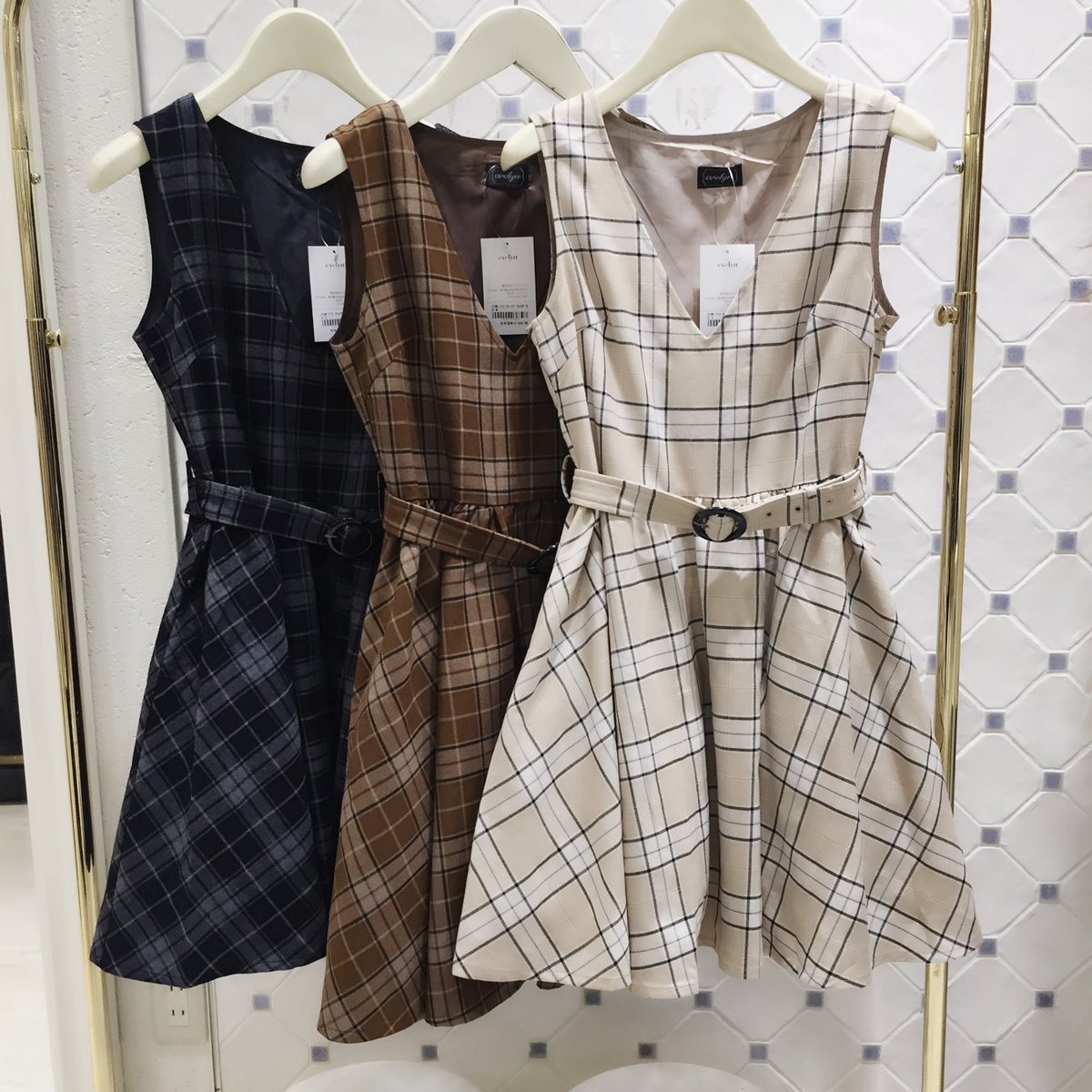 Evelyn Evelyn 渋谷109 新作のワンピのご紹介です ウエスト部分のベルトで調節ができ スカート部分にはチュールが付いているので広がりがとても綺麗です お色は3色でおサイズはs Mです 7900 Tax 着用スタッフ 157cm Sサイズ 是非見にいらして