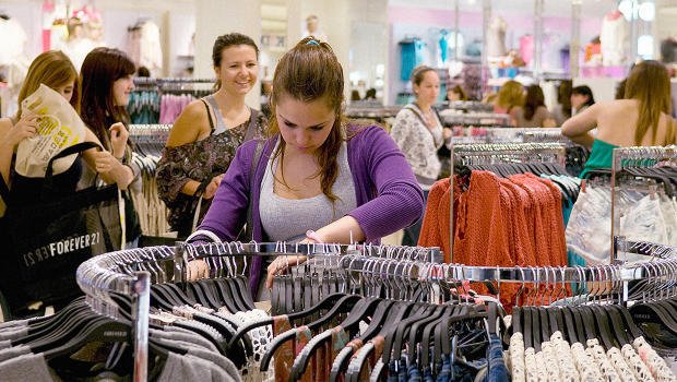 Mac_and_Yak's tweet image. There Is A Major #ClimateIssue Hiding In Your Closet: #FastFashion fastcoexist.com/3065532/there-…